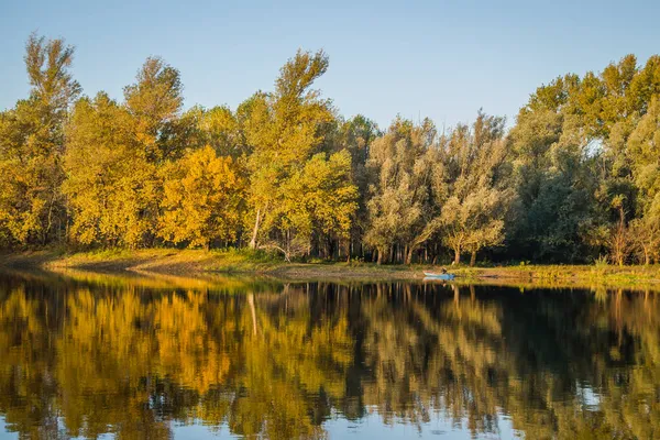 Begec Srbsko Října 2021 Podzimní Panorama Umělém Jezeře Begecka Jama — Stock fotografie