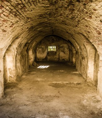 Ortaçağ Petrovaradin kalesi Novi Sad Sırbistan 'ın yeraltı galerisi.