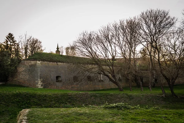 Die Alten Mauern Der Festung Petrovaradin Der Nähe Des Belgrader — Stockfoto