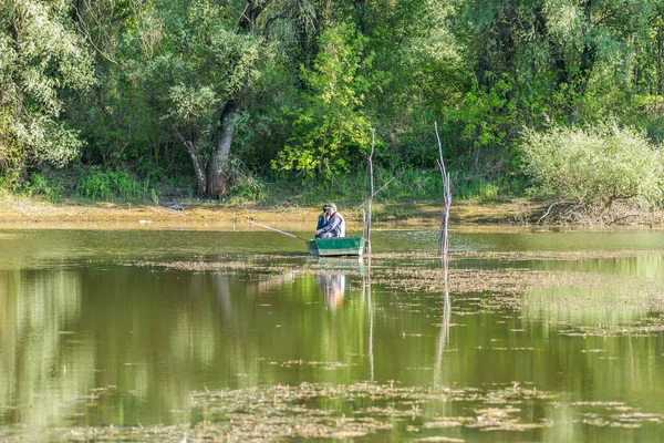 Novi Sad Sérvia Agosto 2019 Pescadores Barco Lago Perto Novi — Fotografia de Stock