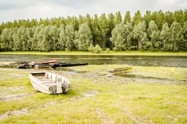 Forgotten Dilapidated Wooden Fishing Boats Pond Kovilj Moored Coast — стоковое фото
