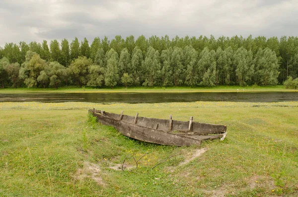 Forgotten Dilapidated Wooden Fishing Boats Pond Kovilj Moored Coast — стоковое фото