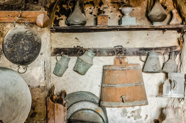 Yunanistan 'daki Meteor Dağı' nın kayalıklarında bulunan Büyük Meteor Ortodoks Manastırı manzarası, Haziran 2018.