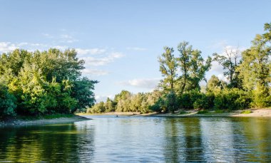 Ulusal Park 'ın güzel panoramik manzarası - Sodros, yaz sonundan önce.