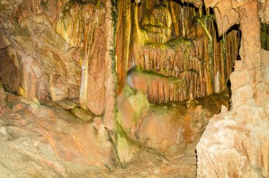 Korunan doğa anıtı, Resava mağarası. Resava mağarası içi, Despotovac, Orta Sırbistan.