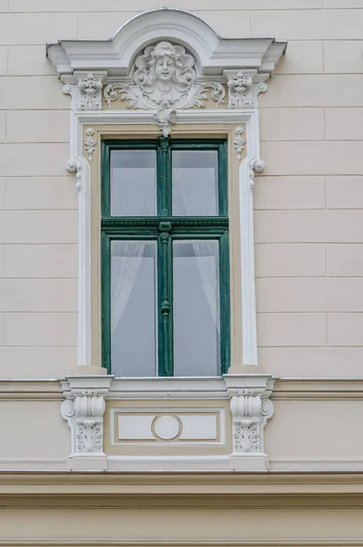 Timisoara Rumunsko Října 2016 Okna Dekorativními Barokními Fasádami Centru Města — Stock fotografie