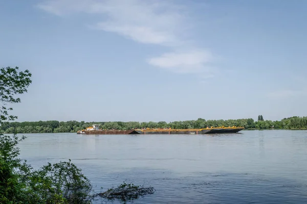 Petroleiro Movimento Rio Danúbio Cidade Novi Sad — Fotografia de Stock