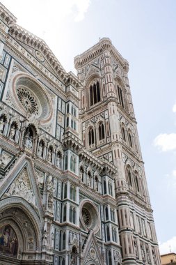 Ateş, İtalya - LUGLIO 25, 2017: il Duomo di Santa Maria del Fiore - Toscana