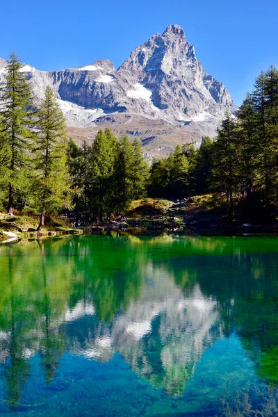 View Matterhorn Reflected Blue Lake Breuil Cervinia Valtournenche Royalty Free Stock Fotografie