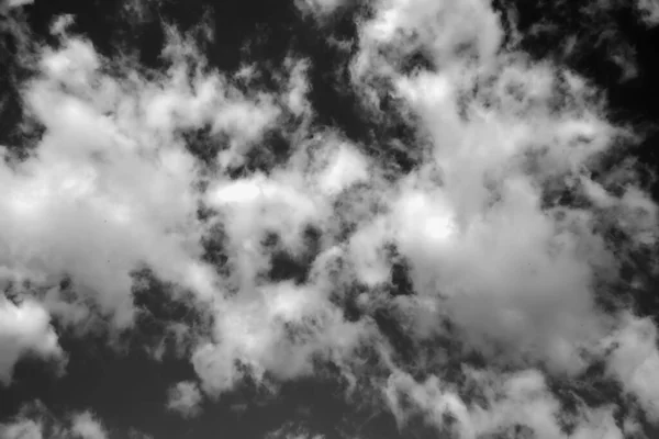 Schöne Weiße Wolken Himmel Schwarz Weiß — Stockfoto