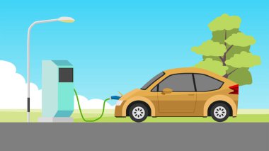 EV istasyonunun vektörü ya da çizeri. Şarj istasyonundan yakıt ikmali yapan elektrikli bir araç. Asfalt yolundaki araba parkının arka planında yeşil çimenler ve mavi gökyüzünün altındaki ağaç ve beyaz bulutlar..