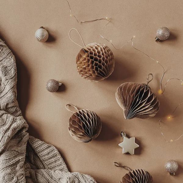 Zarif Estetik Noel Kompozisyonu Örgü Kumaşlar Noel Ağacı Süslemeleri Ten — Stok fotoğraf