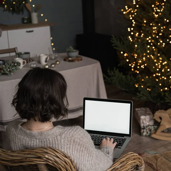 Woman Work Laptop Computer Blank Screen Mockup Copy Space Modern — Stock Photo, Image