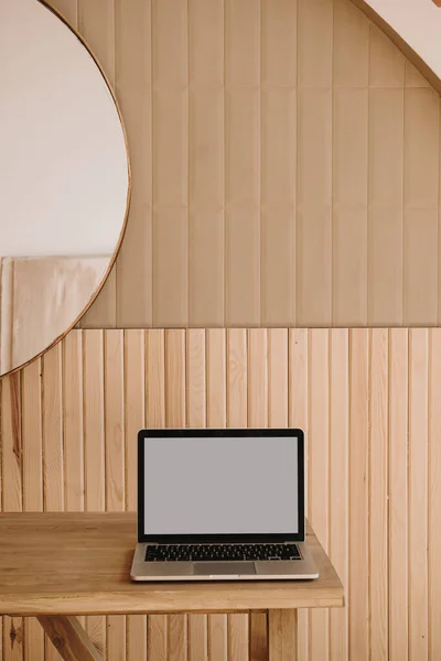 Laptop Computer Blank Copy Space Screen Minimalist Home Office Desk — Stock Fotó