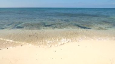 Okinawa, Japonya - 1 Kasım 2021 Japonya Kurima Adası 'ndaki güzel plaj