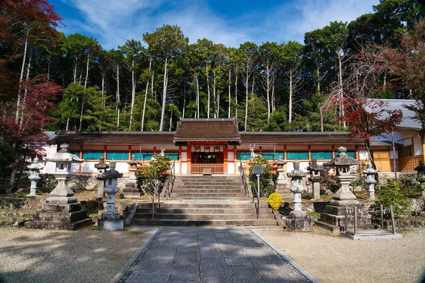 Kyoto Japan November 2021 Huvudhelgedomen Oharano Jinja Helgedomen Hösten Kyoto — Stockfoto