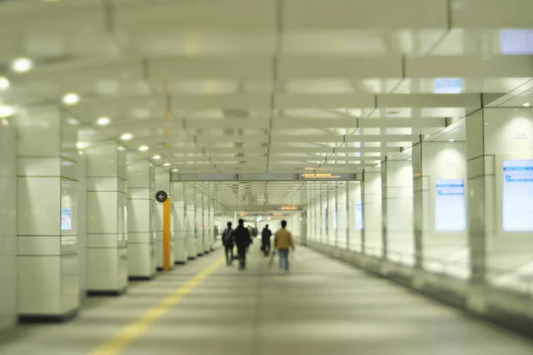 Tokio Japón Diciembre 2021 Una Pasarela Una Acera Oeste Shinjuku — Foto de Stock