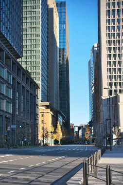 Tokyo, Japonya - 26 Aralık 2021: Marunouchi bölgesi kış sabahı