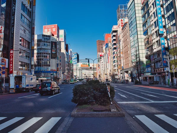 2022年2月6日 日本东京 周日上午新宿地区以东 — 图库照片