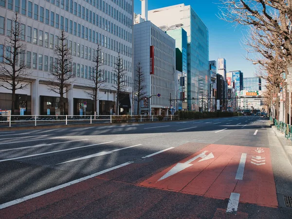 東京都 2022年2月6日 日曜日の朝 新宿周辺東 — ストック写真