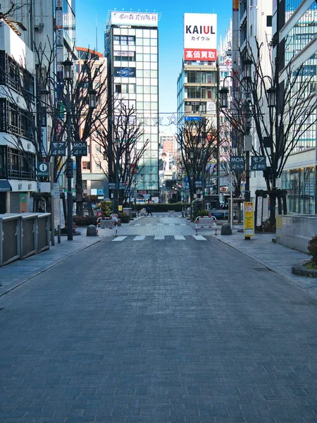 東京都 2022年2月6日 日曜日の朝 新宿周辺東 — ストック写真