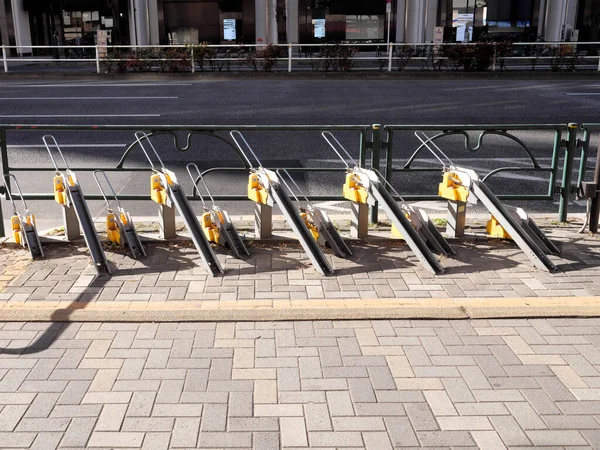 Tokio Japonia Lutego 2022 Parking Dla Rowerów Wzdłuż Ulicy Yasukuni — Zdjęcie stockowe