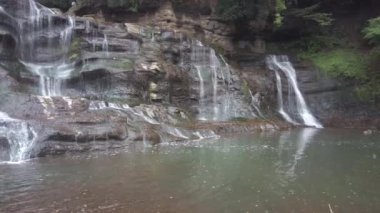 Tochigi, Japonya - 14 Ekim 2022: Ryumon Nasukarasuyama City, Tochigi, Japonya 'ya düştü