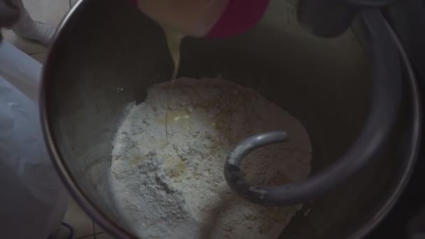 Knead Mąki Rąk Ciasta Przygotowanie Ciasta Pieczenia Produktów Mąki — Wideo stockowe