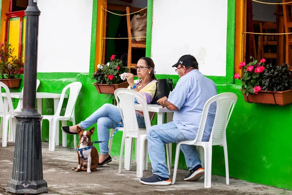 Salento Colombia Julio 2021 Turistas Con Perro Las Hermosas Calles — Foto de Stock