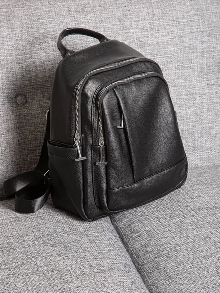 Schwarze Rucksacktasche Mit Riemen Und Reißverschlüssen Tasche Für Dinge Accessoires — Stockfoto