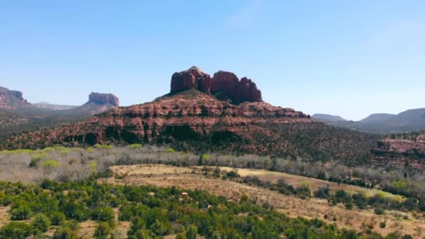 Luftaufnahme Sedona Arizona Red Bell Rock. Bergwanderweg-Aussichtspunkt — Stockvideo