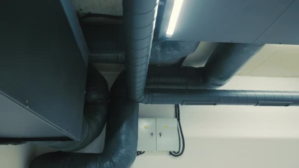 Luftkonditionering Ligger Taket Kontorsytan Rummets Klimatkontrollsystem — Stockvideo