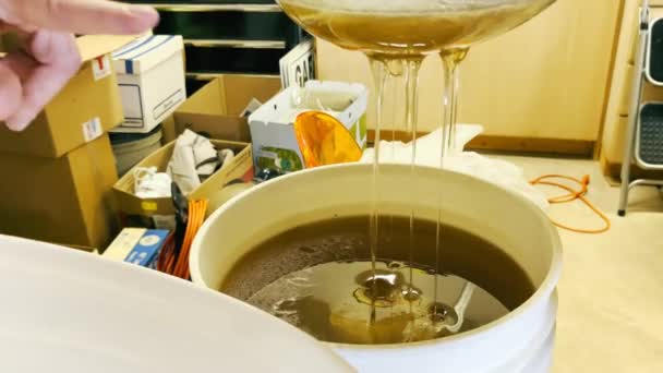 Mud Filtered Sieve Filtering Honey Colander Making Honey Home — Vídeo de stock