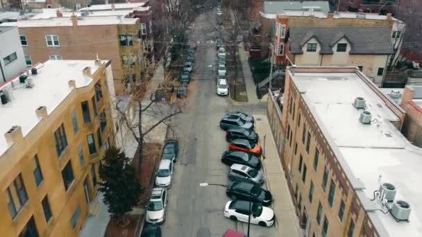 Aerial Flying City Road Cars Cars Parked Road Next Residential — Stockvideo