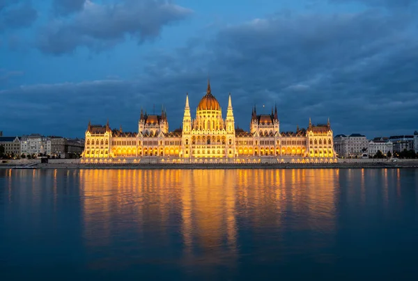 Vista Noche Increíble Arquitectura Del Parlamento Húngaro Budapest Hungría — Foto de Stock