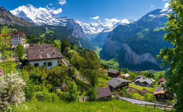 Pohled Alpskou Vesnici Wengen Švýcarsku — Stock fotografie