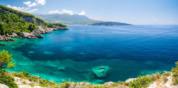 Καταπληκτική Θέα Στο Γαλάζιο Ιόνιο Πέλαγος Στα Ιμαλάια Της Αλβανίας — Φωτογραφία Αρχείου