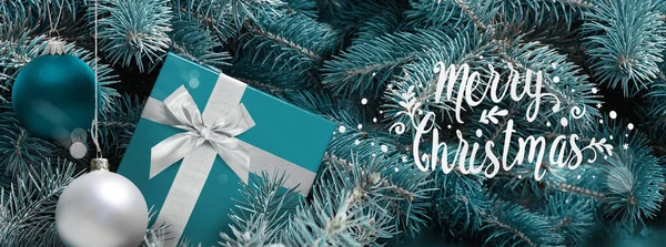 Neujahrsgrußkarte Oder Banner Mit Schriftzug Blaue Geschenkschachtel Mit Silbernem Band — Stockfoto