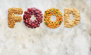 Buğday, mercimek, fasulye ve mermer kaplamalı diğer tahıllardan oluşan yiyecek kelimesi.