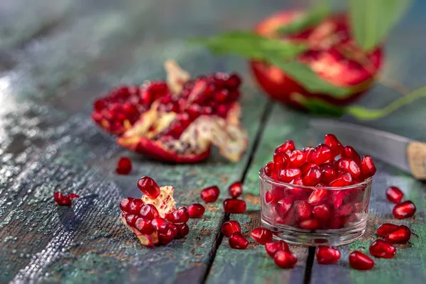 De granaat Punica granatum Fruit met geneeskrachtige eigenschappen — Stockfoto