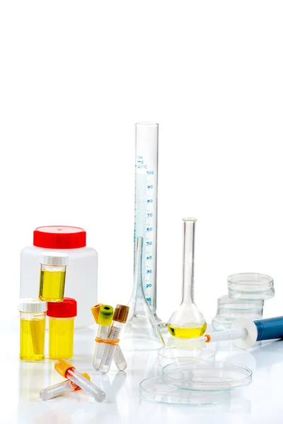 Análise da urina - Ferramentas de imagem conceitual para teste — Fotografia de Stock