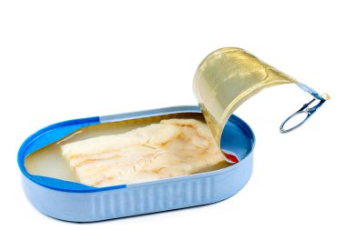 Konserve balık konservesi ve salata hazır.