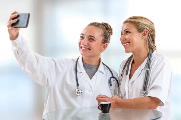 Two Colleagues Taking Selfies Hour Relaxation — Stock Photo, Image