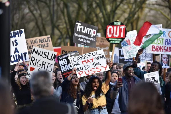 Bristol Reino Unido Fevereiro 2017 Manifestantes Marcham Pelo Centro Cidade — Fotografia de Stock