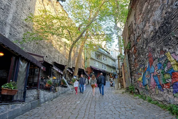 Istanbul Turkije April 2018 Toeristen Wandelen Overdag Istanbul Straat — Stockfoto