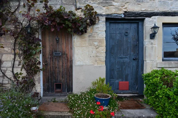 Voordeur Van Een Mooie Oude Engelse Huis — Stockfoto