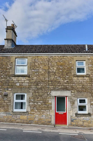 Schönes Haus Außen Und Haustür Auf Einer Straße Einer Englischen — Stockfoto