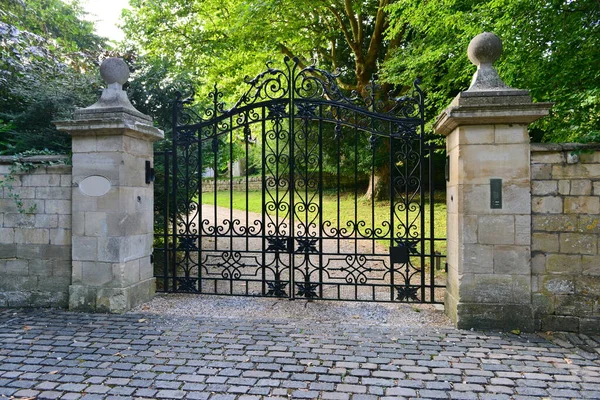 Old Ornate Gate Driveway English Country Estate — Stock Photo, Image
