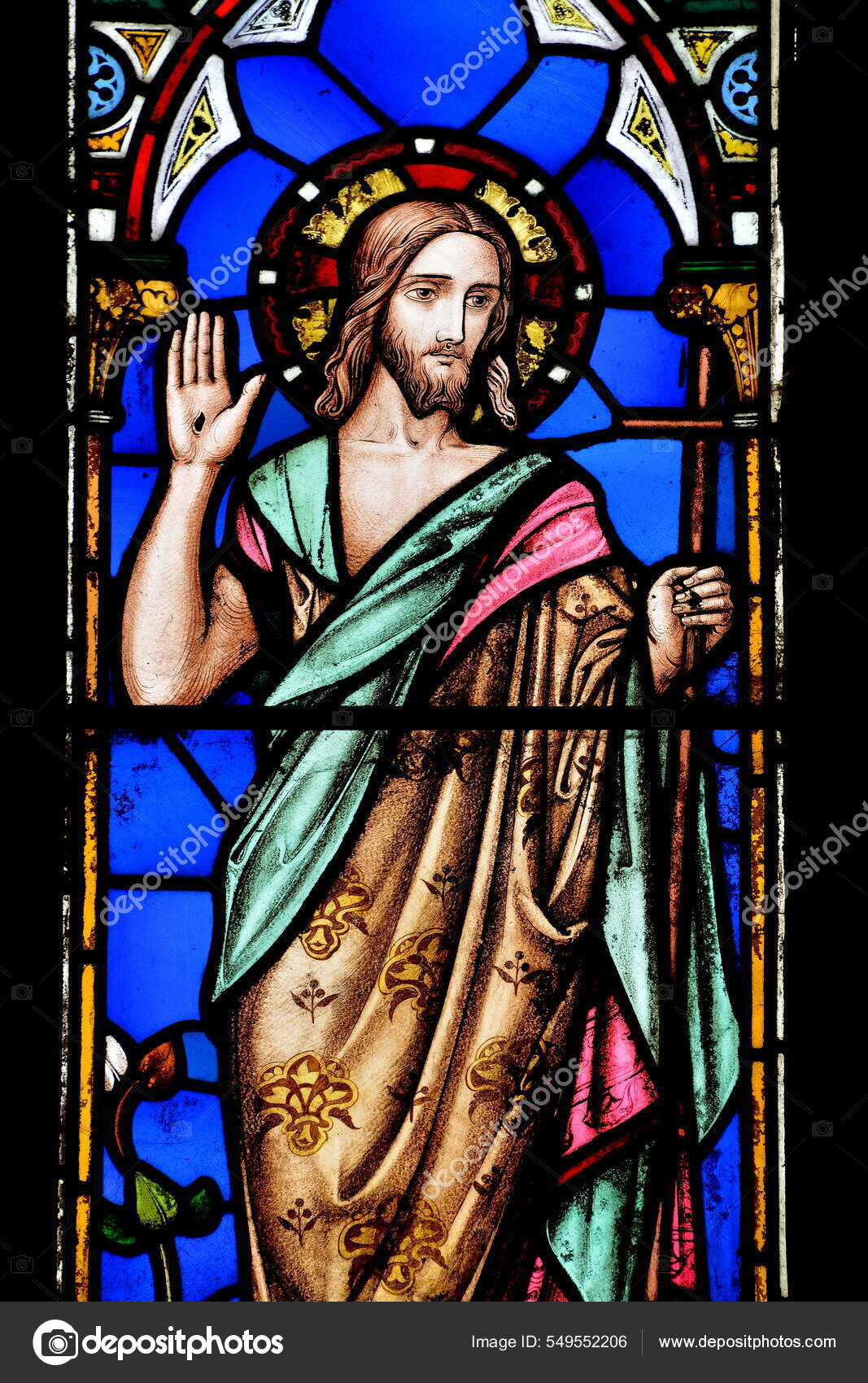 善き羊飼いの教会の窓にイエス キリストの古いステンド グラス描写の
