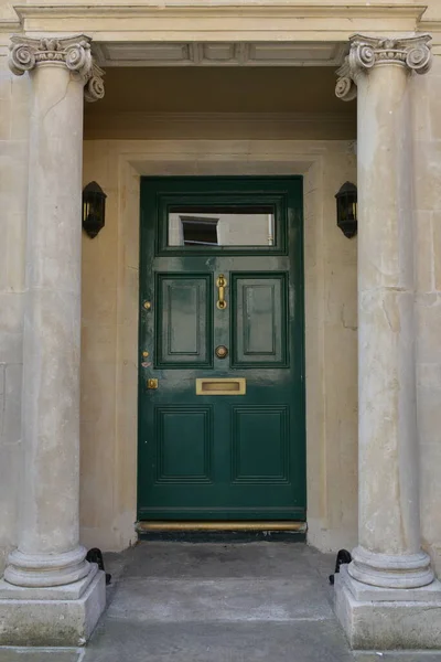 Μπροστινή Πόρτα Ενός Όμορφου Σπιτιού Της Γεωργιανής Εποχής — Φωτογραφία Αρχείου